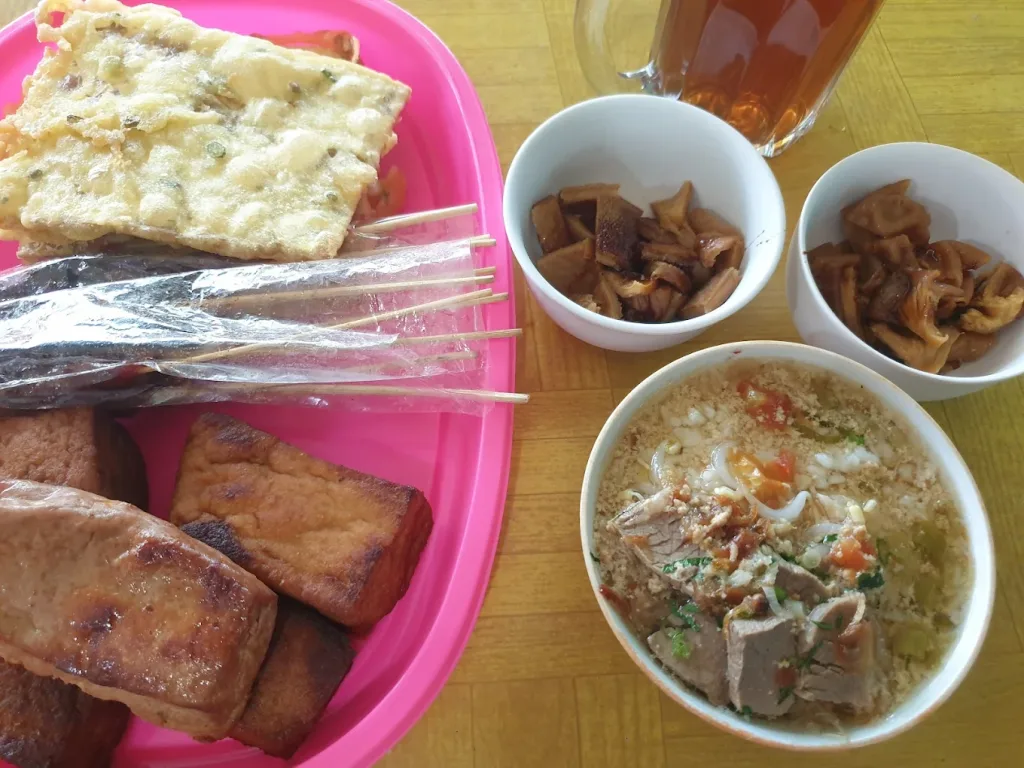 Soto Pak Rus, Keautentikan Rasa yang Bertahan Lebih dari 60 Tahun
