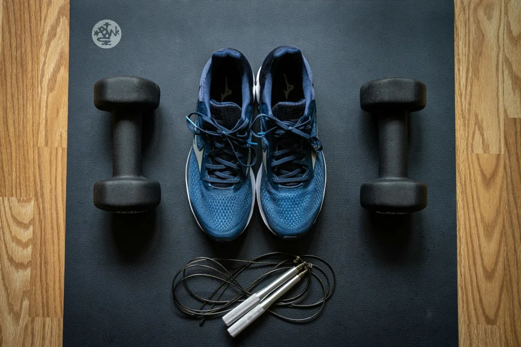 Rekomendasi sepatu gym lokal terbaik dan harga terjangkau