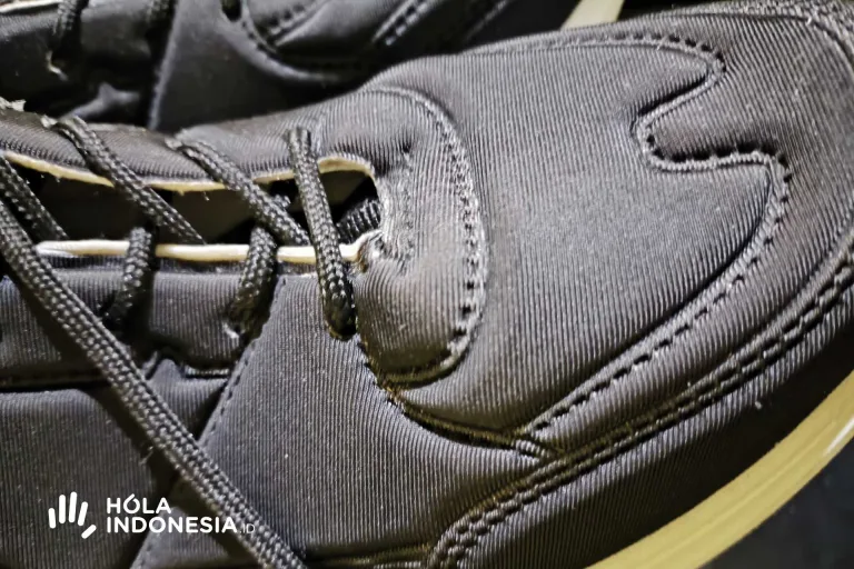 Cara membersihkan sepatu olahraga yang benar