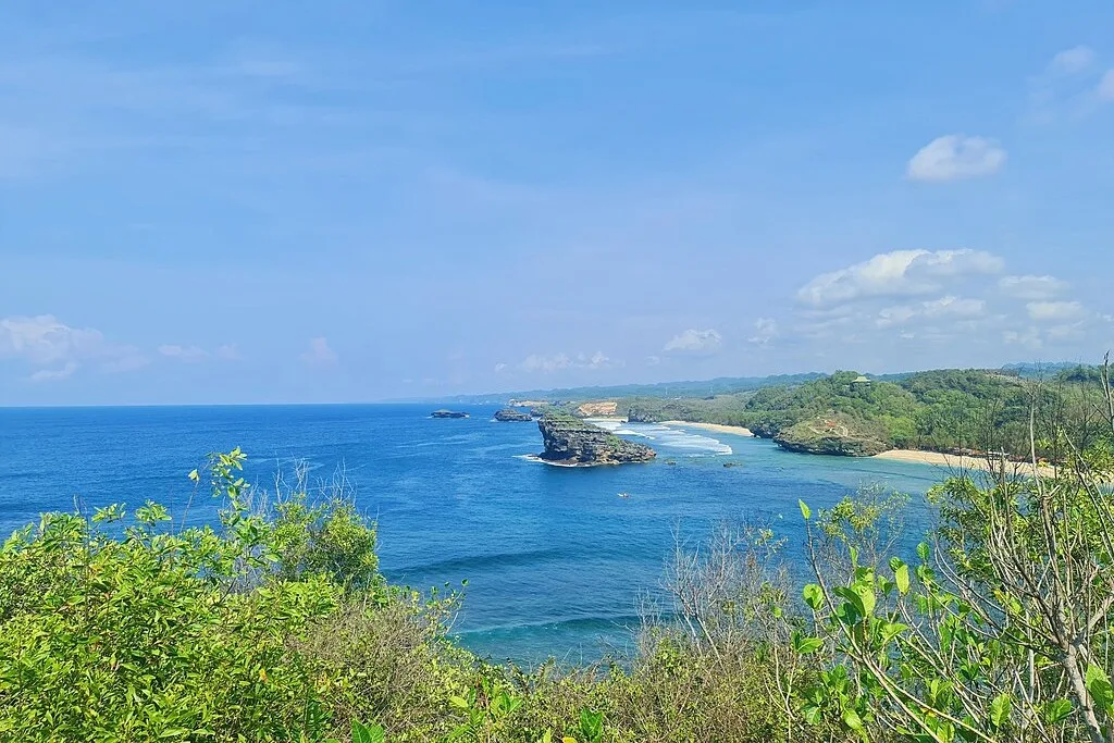 Pantai watukarung wisata pantai Pacitan
